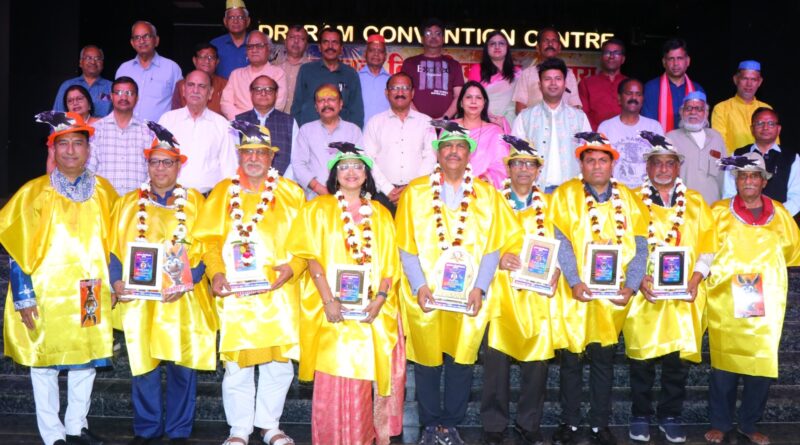 मूर्खानन्द विश्वविद्यालय में उपाधि धारकों का हुआ अलंकरण